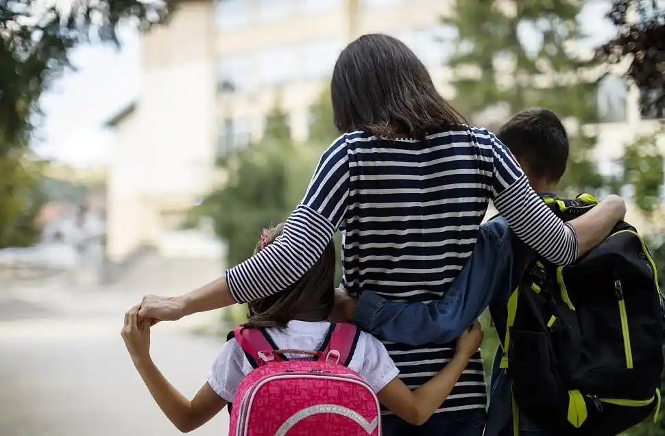 高三孩子压力大的表现_高三女生开学综合征_开学焦虑症状表现