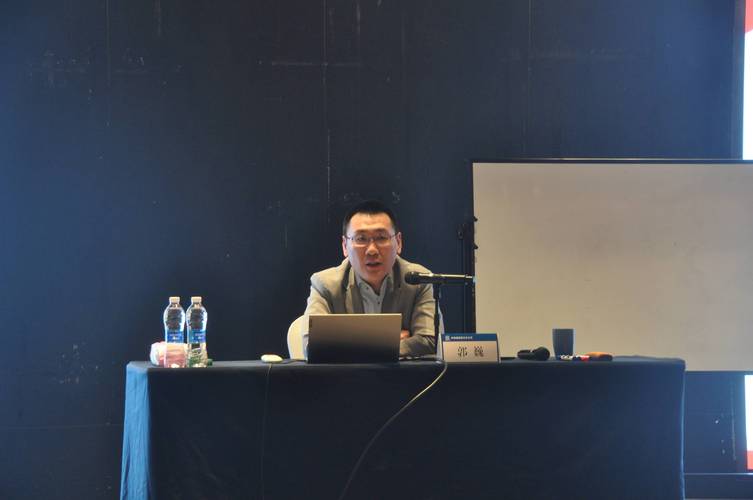 姜美言 金融投资分析_股票投资策略与实战大全(上)_女性投资经理