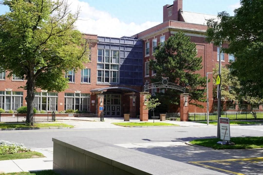 去美国哪种信用卡好_美国育儿费用高 _ 美国信用卡债务问题