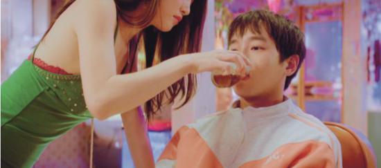 华谊兄弟股票上市发行价_华谊兄弟资金紧张_王忠军卖画解困