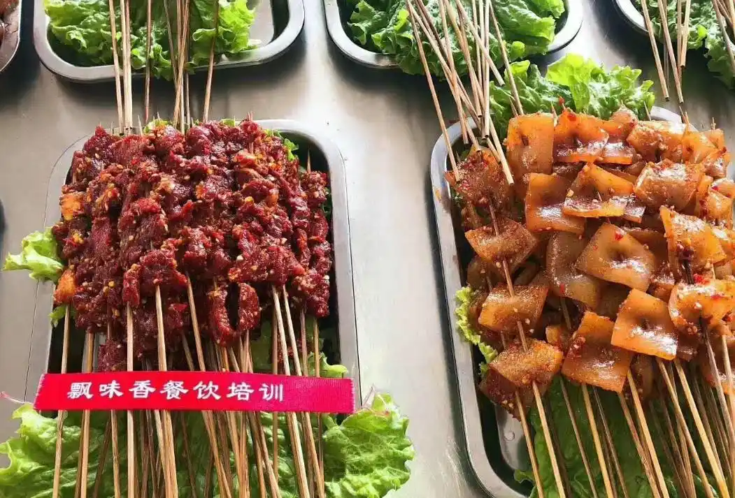 开小吃店经验不足如何选择店铺类型飘味香餐饮培训_学习经营管理知识飘味香餐饮加盟_没经验开加盟店好吗
