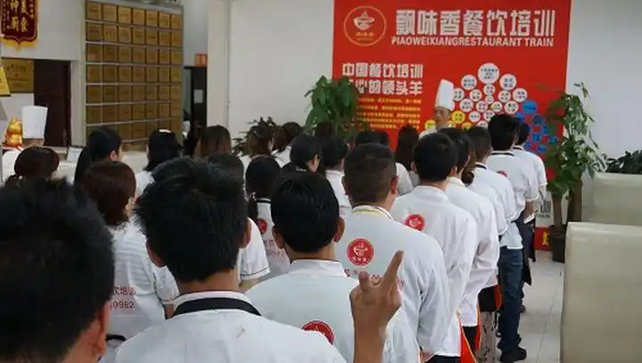 开小吃店经验不足如何选择店铺类型飘味香餐饮培训_没经验开加盟店好吗_学习经营管理知识飘味香餐饮加盟